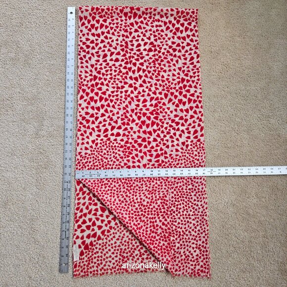 100% Wool Oblong Scarf With Heart Design - Picture 2 of 10